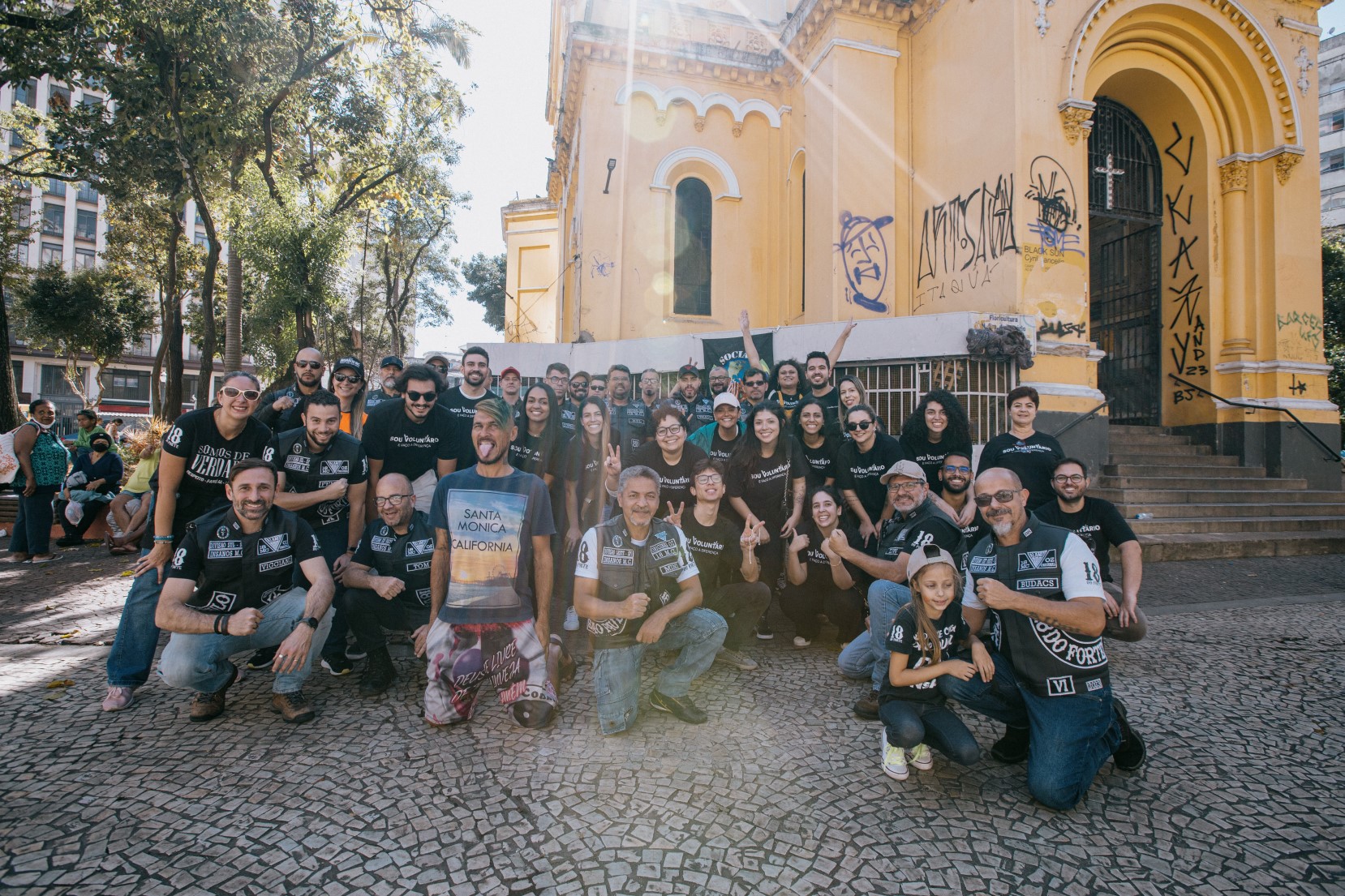 Voluntários durante ação em São Paulo